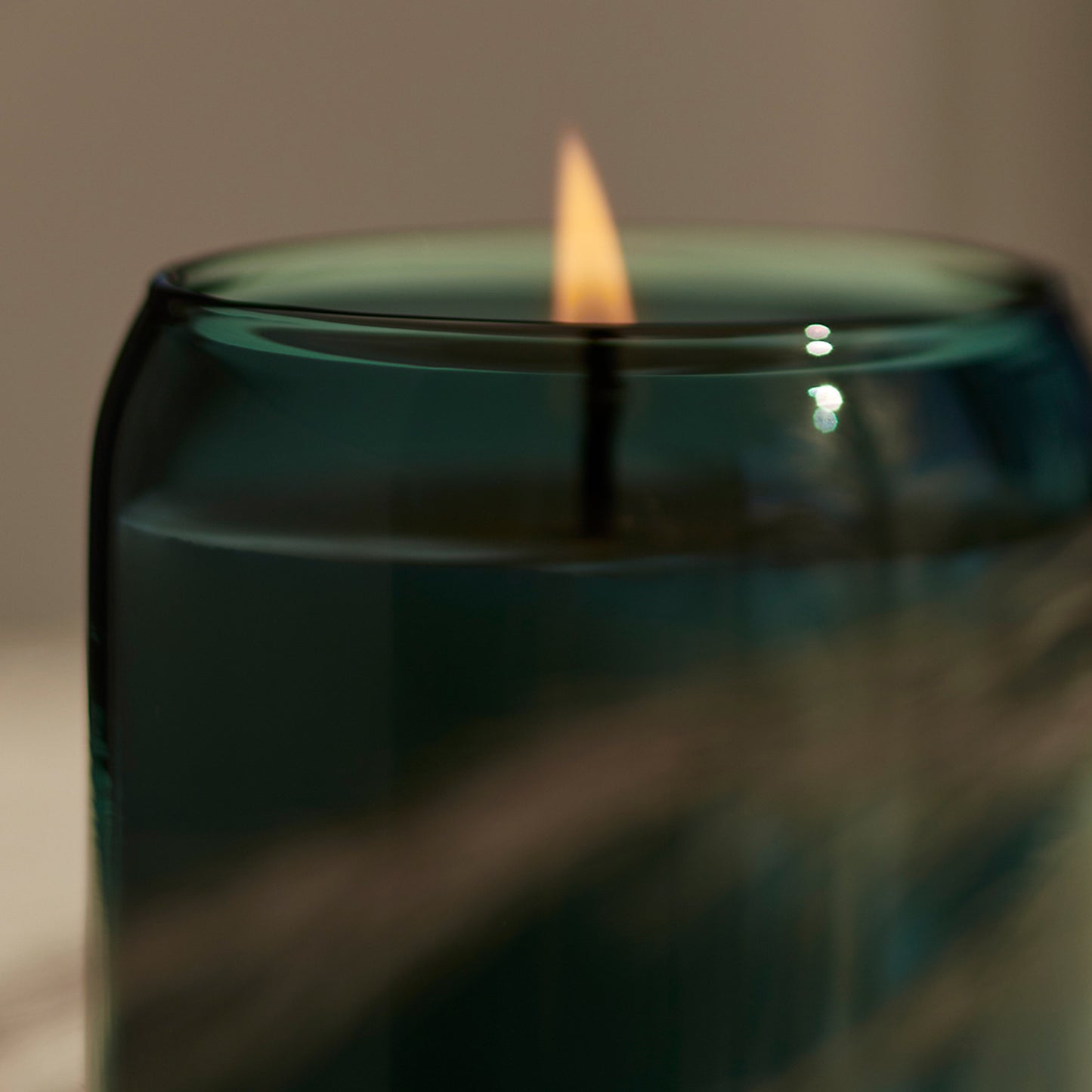 Ashley & Co Waxed Perfume Outdoor with Citronella 310g Tui & Kahili Candle Candle