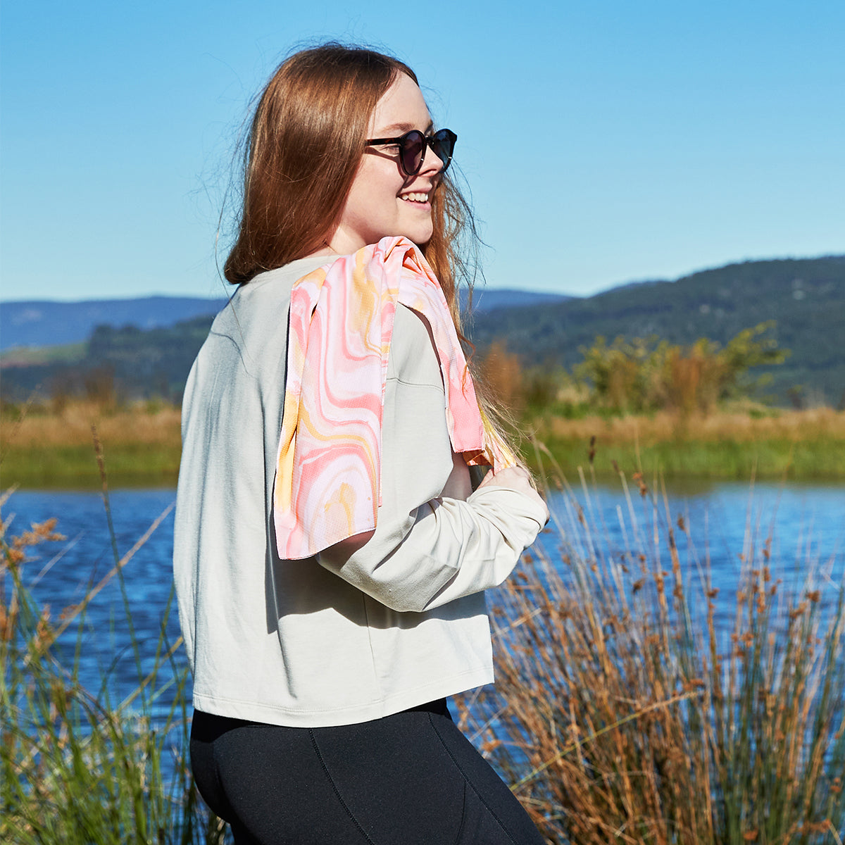 Dock & Bay Cooling Towel Marble Collection Peach Melba 100% Recycled 100% Recycled