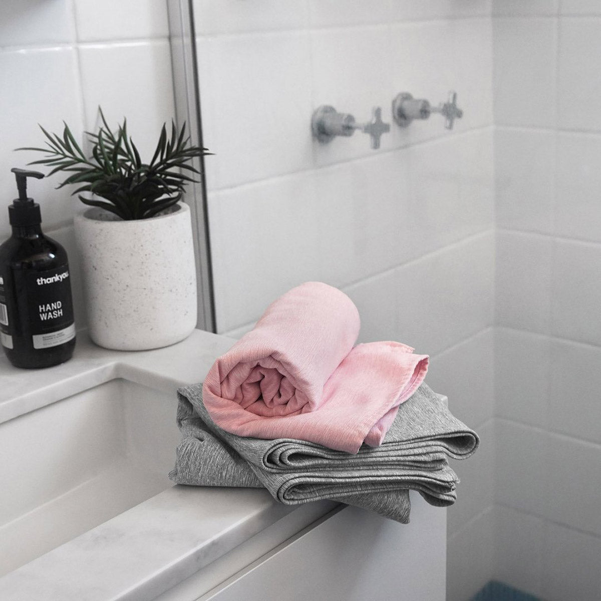 Dock & Bay Fitness Towel Essential Collection L Island Pink 100% Recycled 100% Recycled