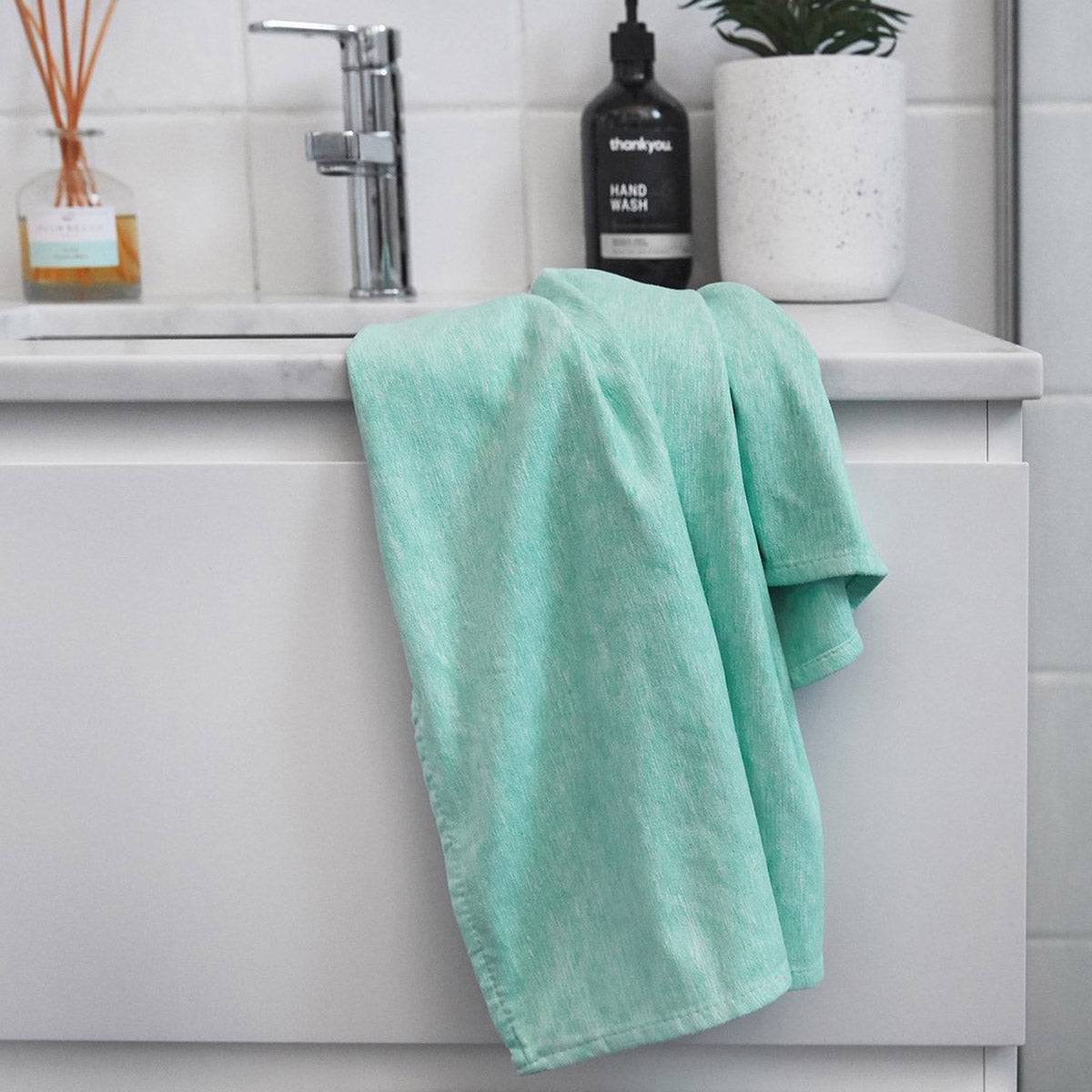 Dock & Bay Fitness Towel Essential Collection L Rainforest Green 100% Recycled 100% Recycled