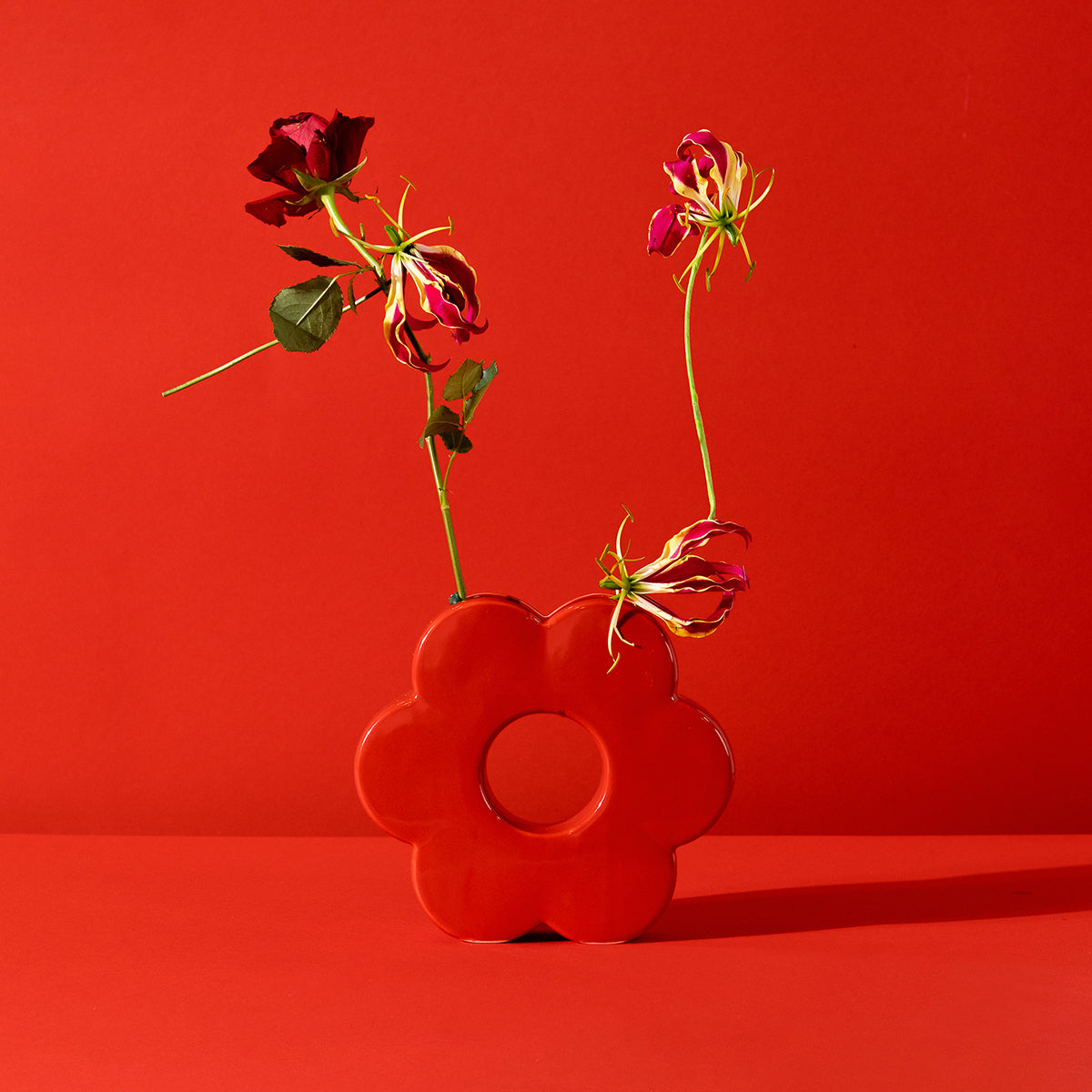 DOIY Daisy Vase Red