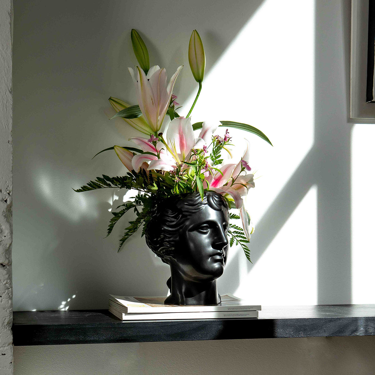 DOIY Greek Series Selene Vase Black
