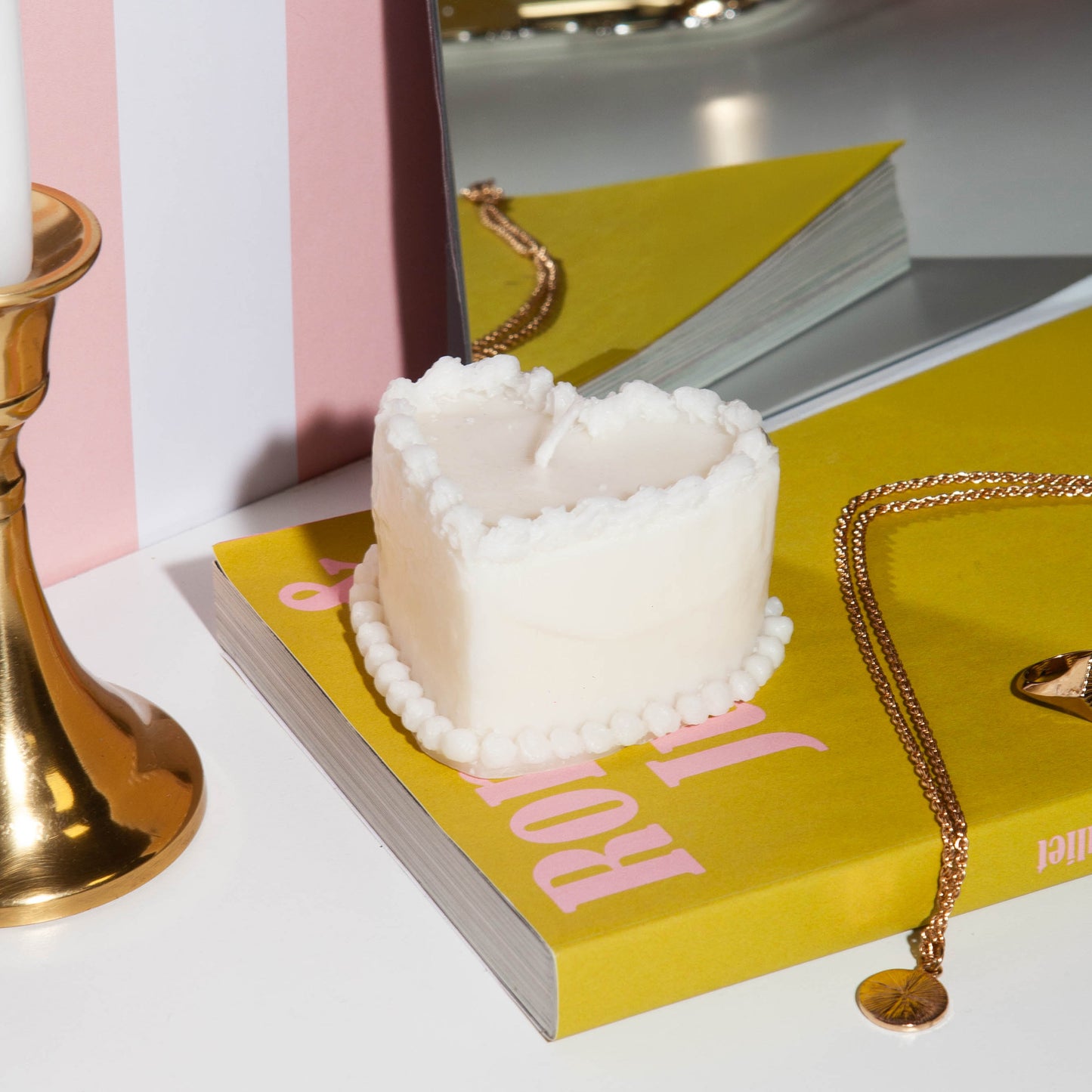 DOIY Sweetie Candle Cake White