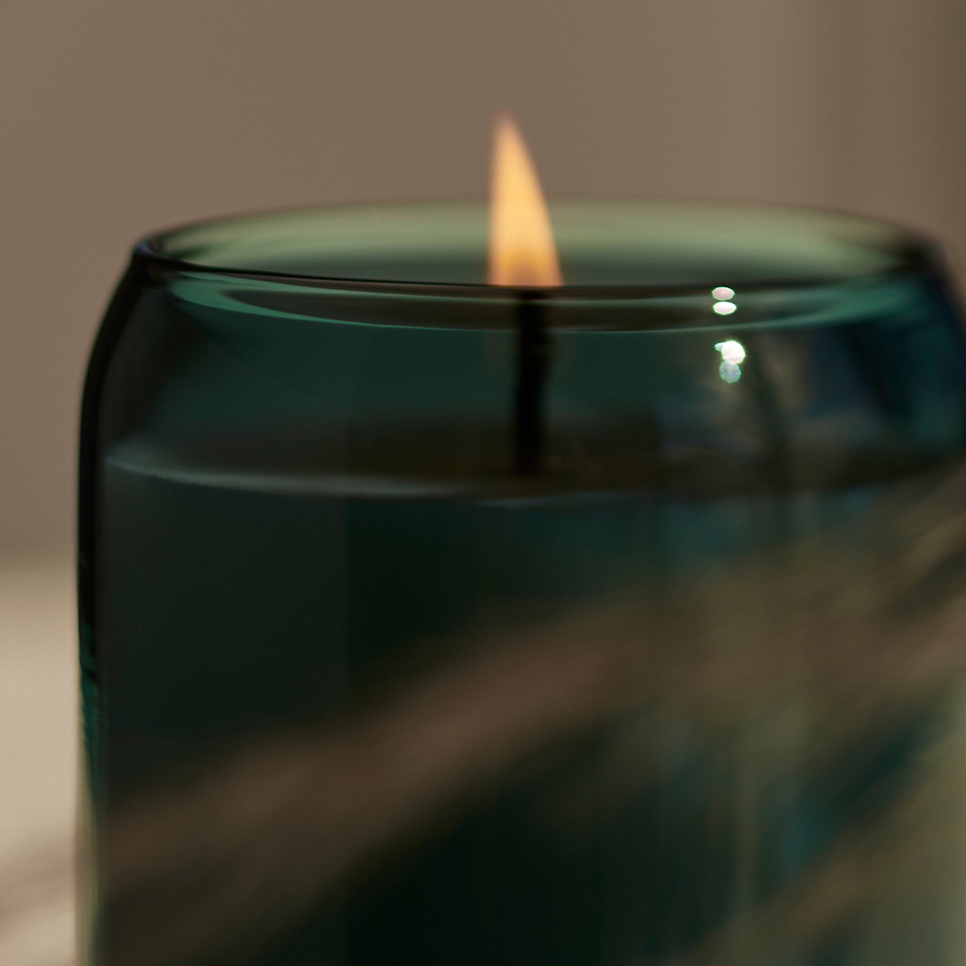 Ashley & Co Waxed Perfume Outdoor with Citronella 310g Tui & Kahili Candle Candle