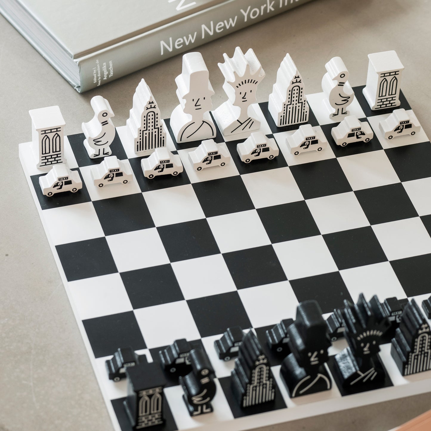 Printworks Classic Games Chess New Yorker Edition