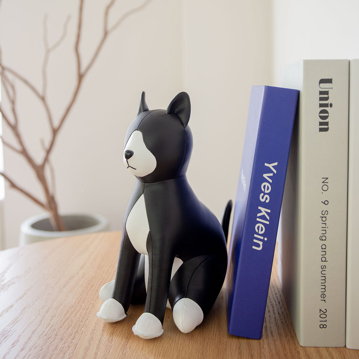 Zuny Bookend Cat Tuxedo Black