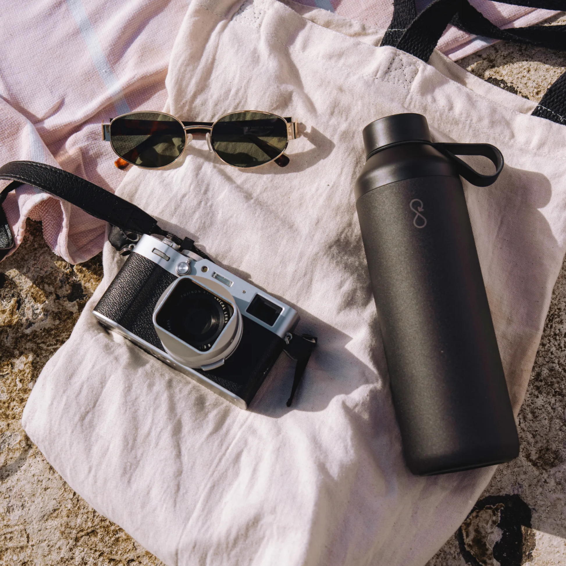 Ocean Bottle Peak 710ml Obsidian Black Insulated Water Bottle Insulated Water Bottle